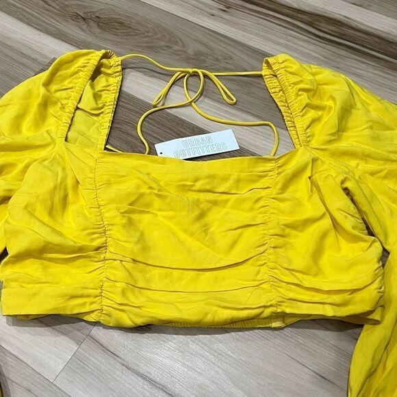 NEW Urban Outfitters Bambi Ruched Front Top Women’s Large - Picture 5 of 6